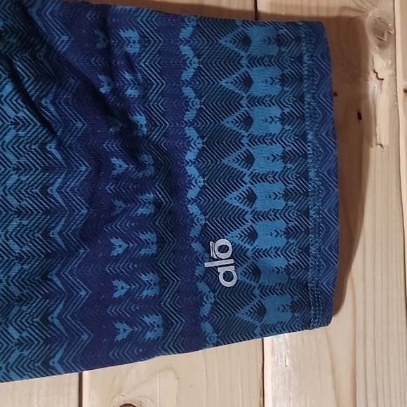 ALO YOGA Capri Leggings Size Large - Picture 4 of 6